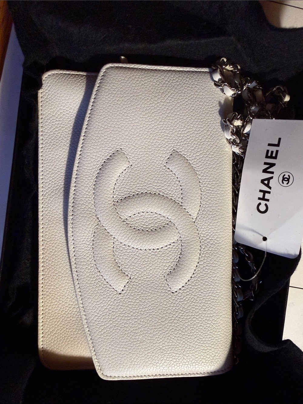 CHANEL White Caviar CC Wallet on Chain with Silver Hardware - Picture 8 of 14
